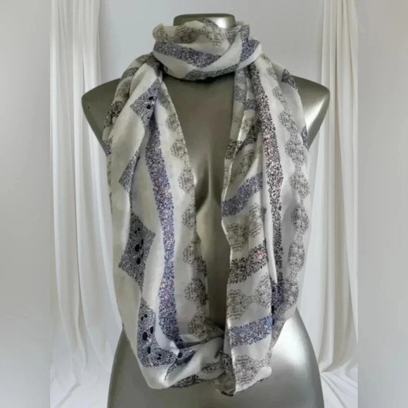 ✅Loft  Infinity Scarf - Picture 2 of 10
